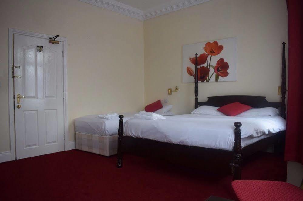 Empire Hotel 3*